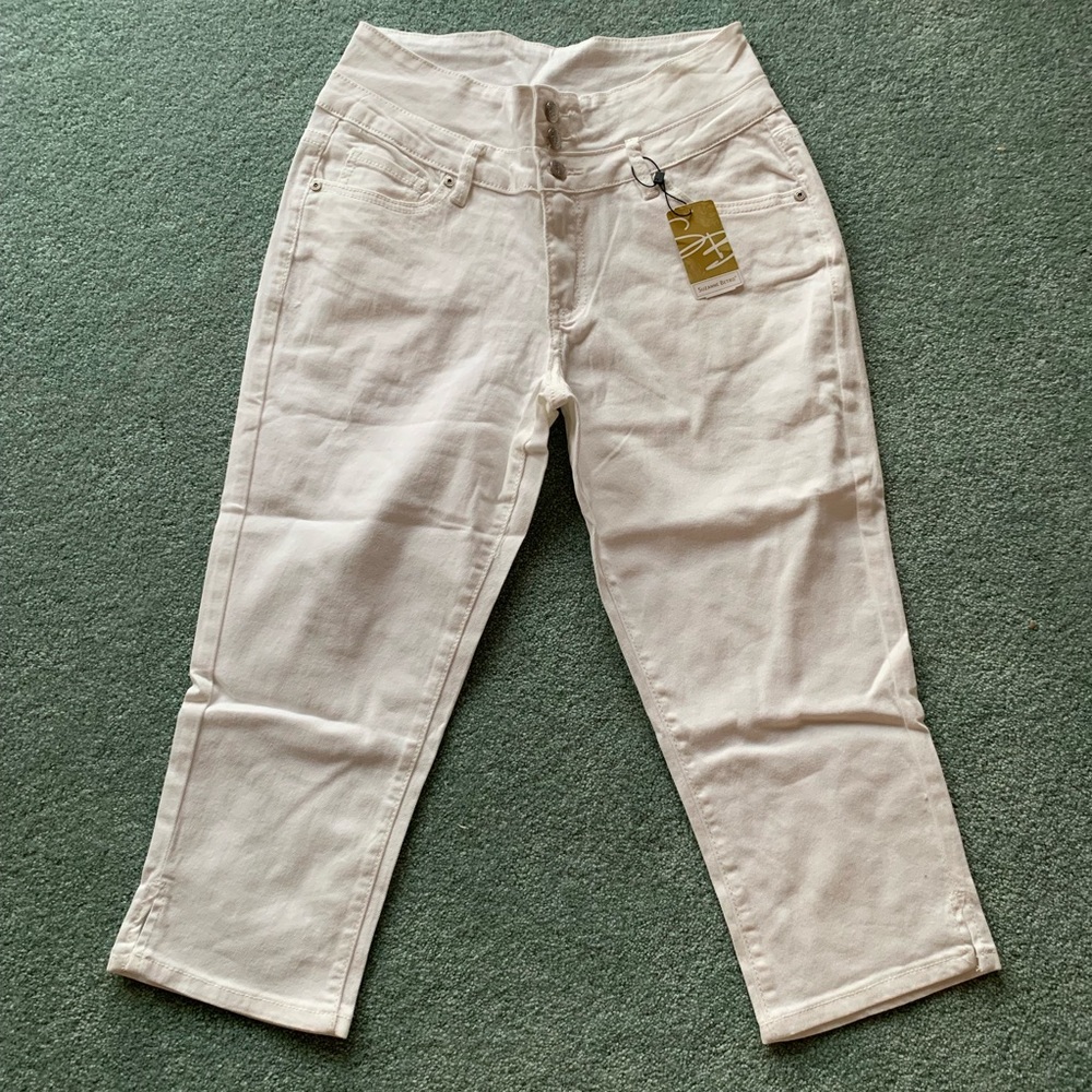 NWT Suzanne Betro crop jeans - size 8